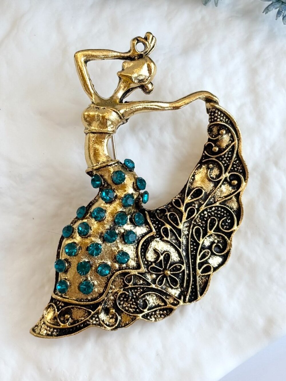 Mint Flamenco Dancer Peacock Gold Toned Textured Floral Vintage Style Brooch Pin